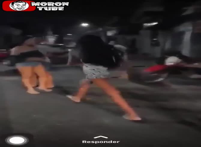 Video :It goes out of control when he refuses to pay a prostitute after learning that she is transgender!
